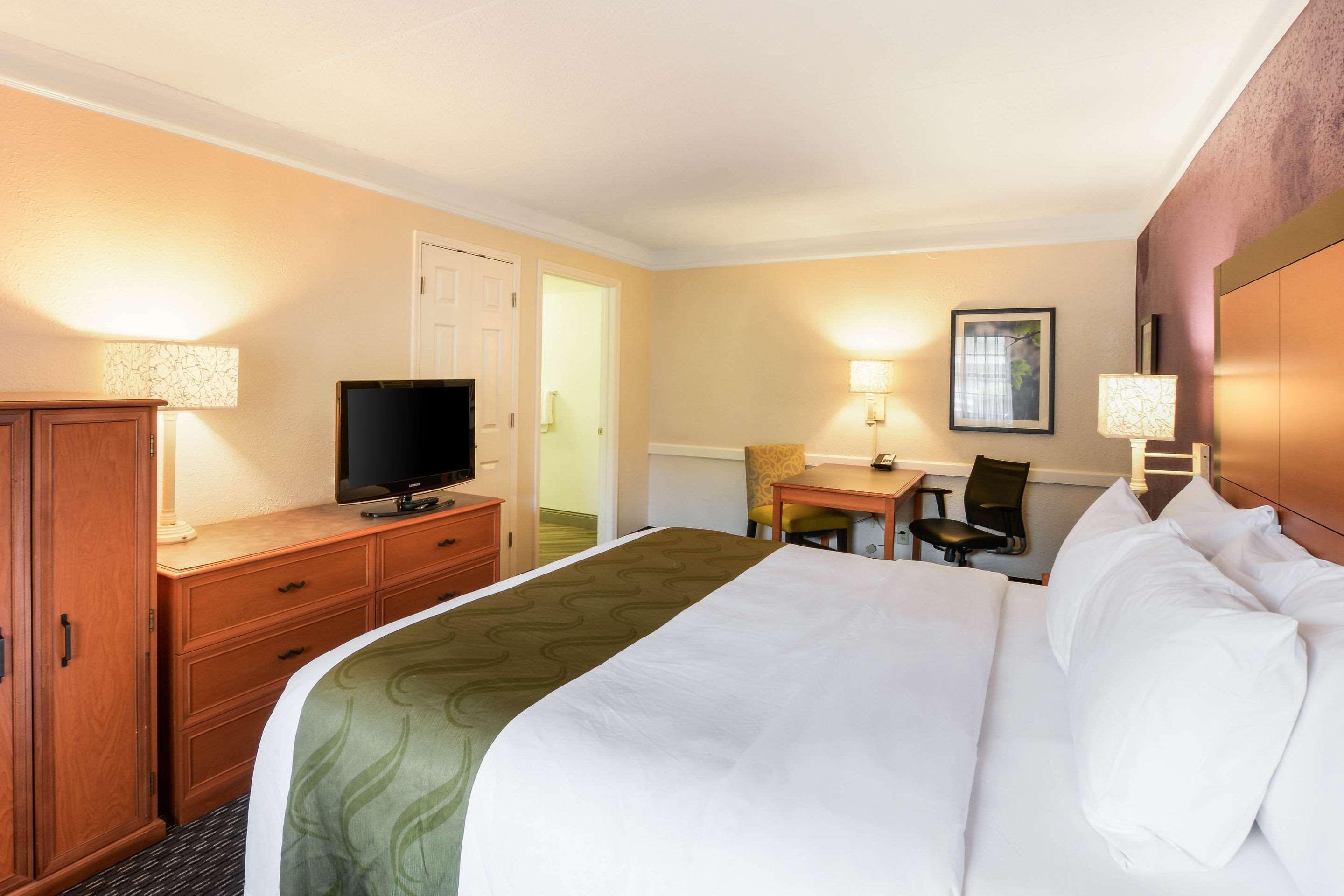 Quality Inn & Suites North Charleston - Ashley Phosphate Exterior foto