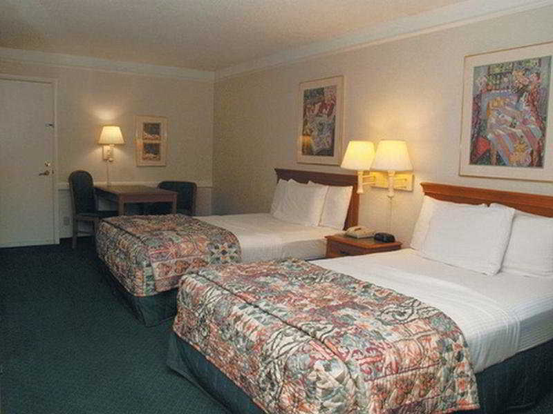 Quality Inn & Suites North Charleston - Ashley Phosphate Habitación foto